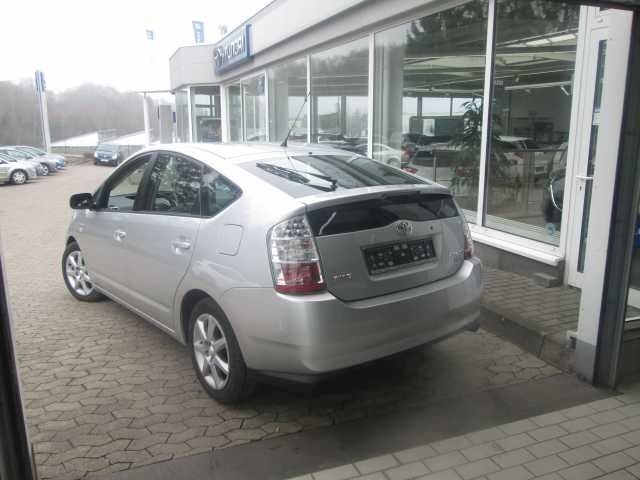 Gebraucht Toyota Prius Executive 78 PS (57 kW) 2006 Silber metallic Kleinwagen