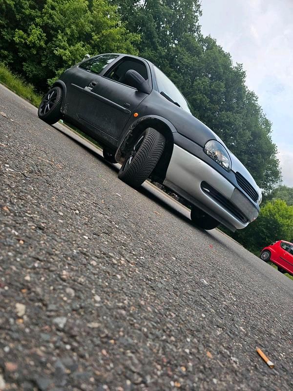 Andere farben Gebraucht 2000 Opel Corsa Kleinwagen | 350 € (Superpreis) - Bild 1/4