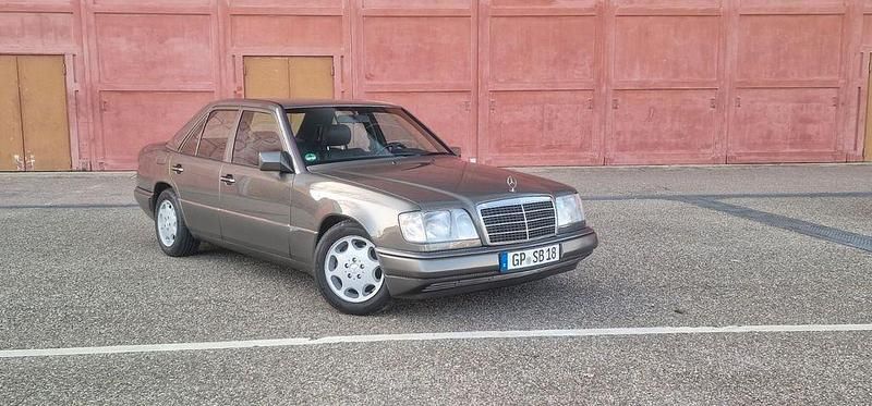 Gebraucht Mercedes E320 Sportline 220 PS (161 kW) 1995 Grau Limousine