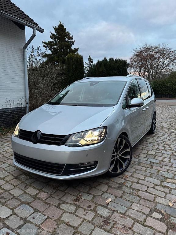 Gebraucht VW Sharan Highline 150 PS (110 kW) 2021 Grau Van / Kleinbus
