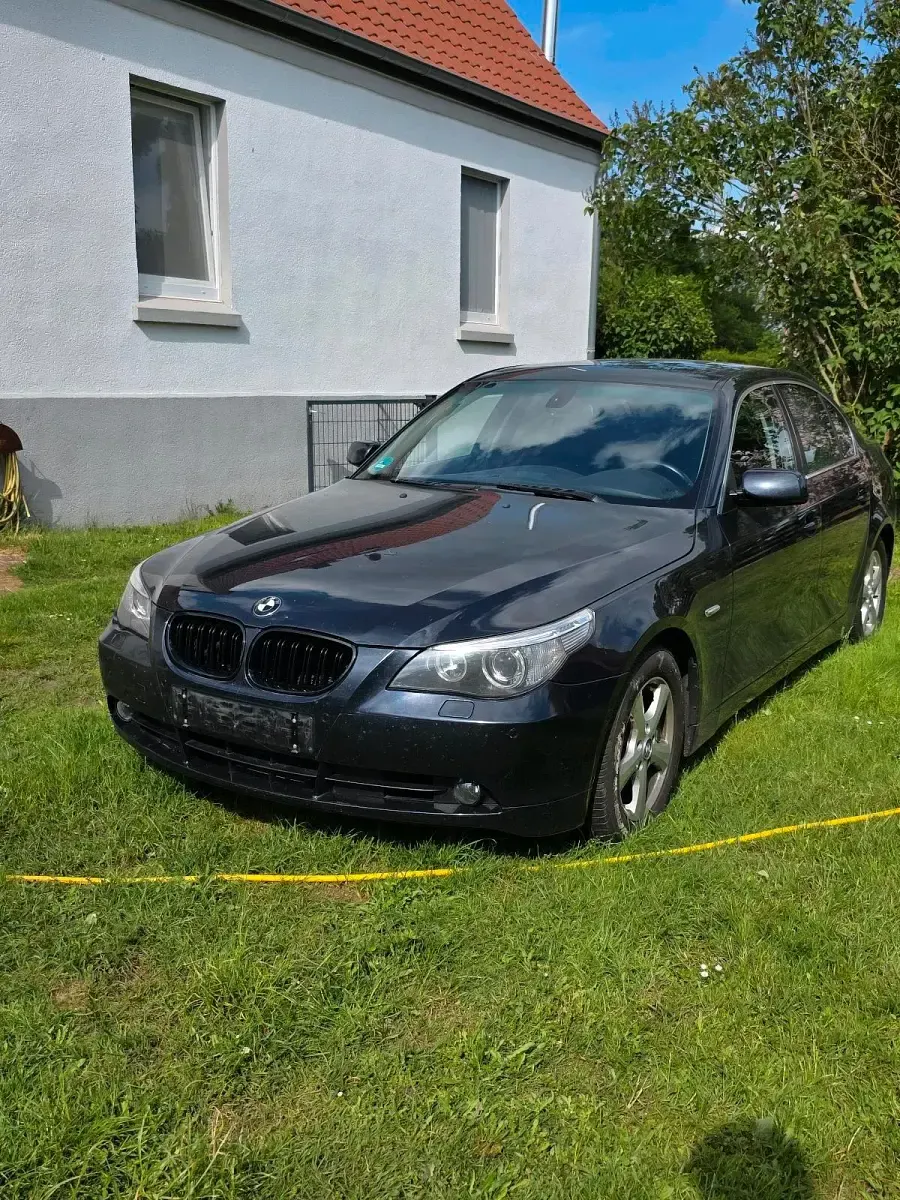 Gebraucht BMW 525 218 PS (160 kW) 2006 Blau Limousine