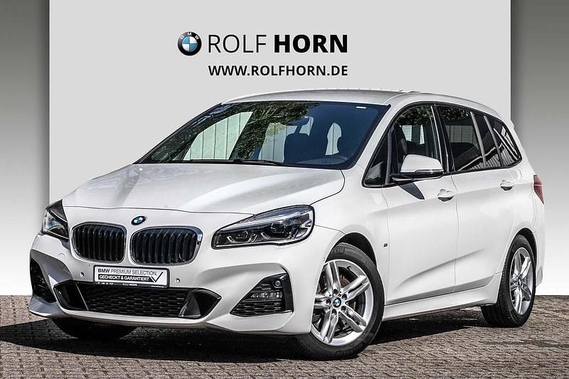 Weiß Gebraucht 2021 BMW 220 Gran Tourer M Sport Van / Kleinbus | 26.960 € (Fairer Preis) - Bild 1/4