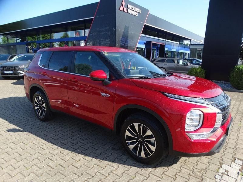 Rot Neu 2025 Mitsubishi Outlander P-HEV Plus SUV | 48.490 € (Superpreis) - Bild 1/4