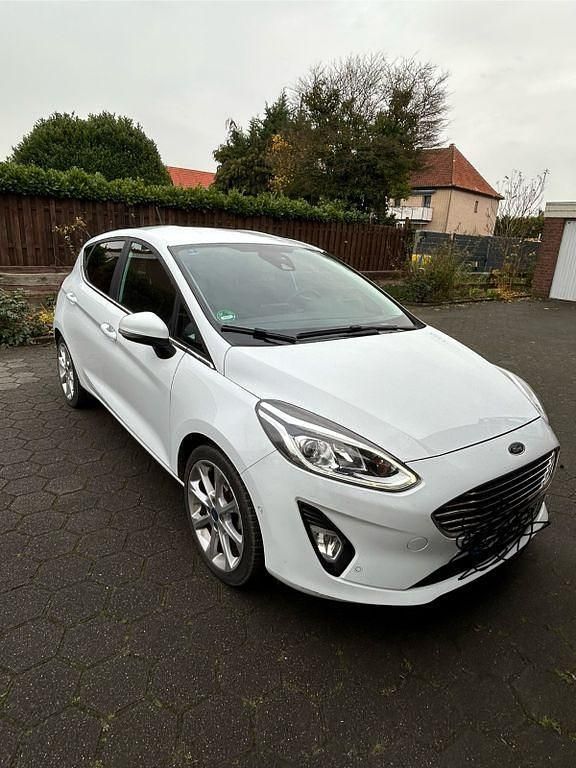 Weiß Gebraucht 2019 Ford Fiesta Active Limousine | 10.900 € (Guter Preis) - Bild 1/4