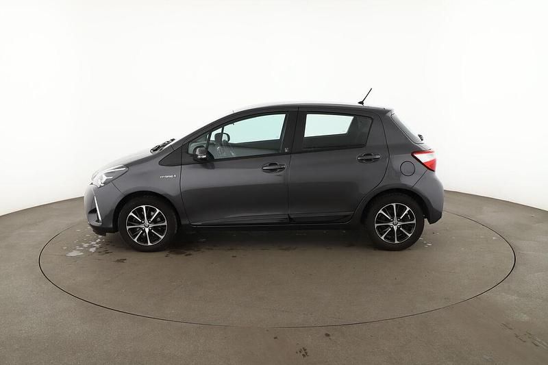 Gebraucht Toyota Yaris Hybrid Team 101 PS (74 kW) 2018 Grau Kleinwagen