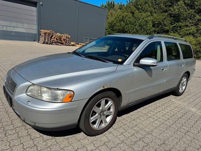 Grau Gebraucht 2006 Volvo V70 Kombi | 1.800 € (Fairer Preis) - Bild 1/4