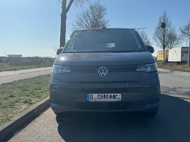 Gebraucht VW Multivan Life 136 PS (100 kW) 2022 Grau Van
