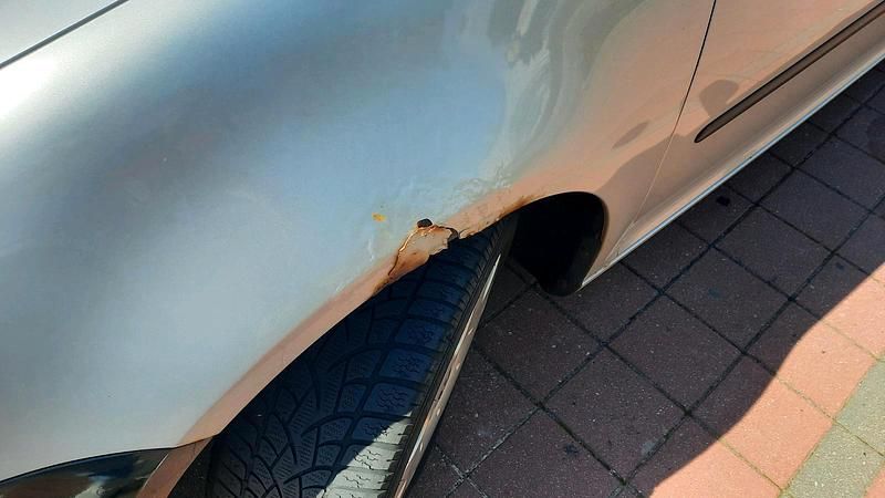 Grau Gebraucht 2004 VW Golf V Kleinwagen | 1.150 € (Superpreis) - Bild 1/4