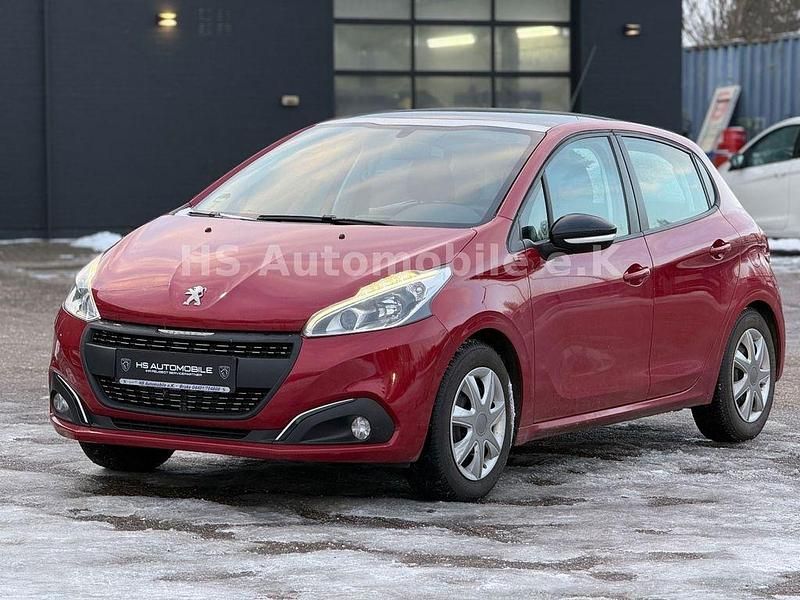 Rot Gebraucht 2017 Peugeot 208 Kleinwagen | 7.299 € (Etwas zu teuer) - Bild 1/4