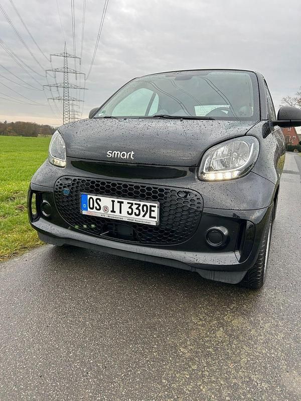 Schwarz Gebraucht 2022 Smart ForTwo Coupé Coupé | 9.850 € (Guter Preis) - Bild 1/4