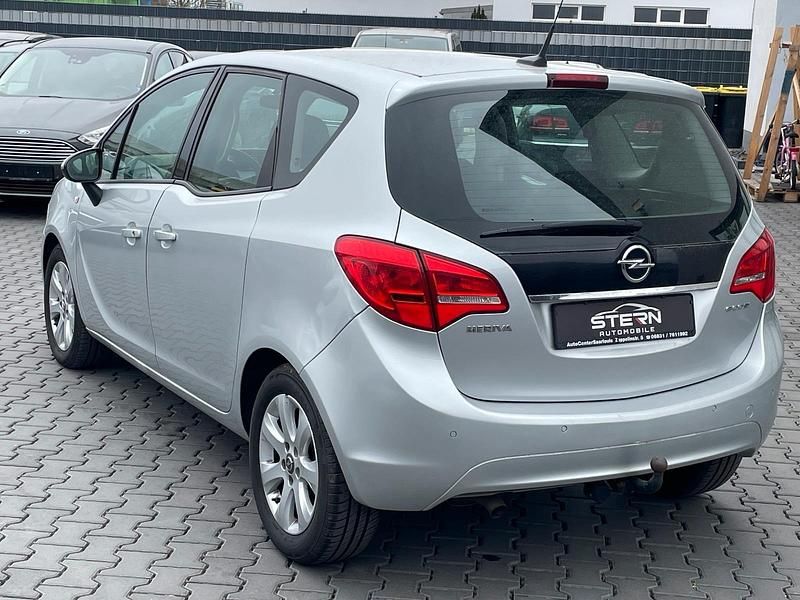 Gebraucht Opel Meriva 110 PS (80 kW) 2015 Silber Van / Kleinbus