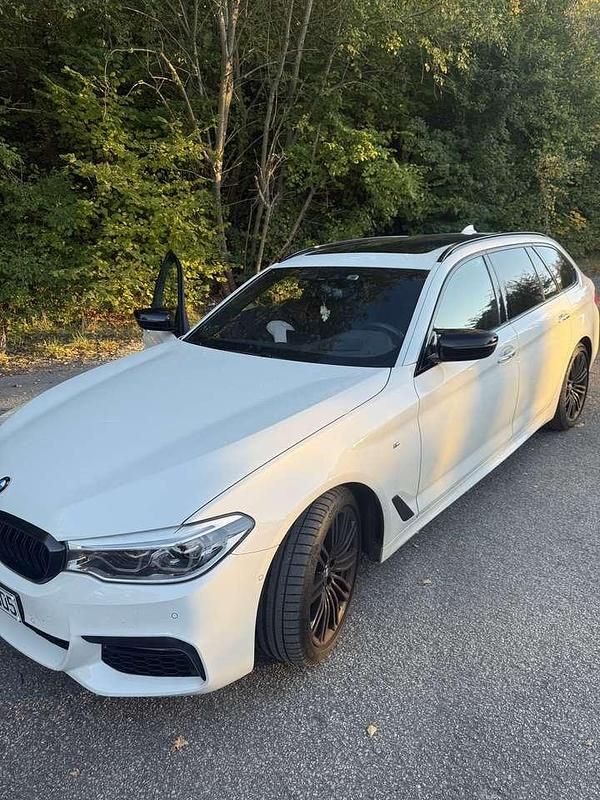 Gebraucht 2018 BMW 520 Sport Line Kombi | 26.990 € (Fairer Preis) - Bild 1/4