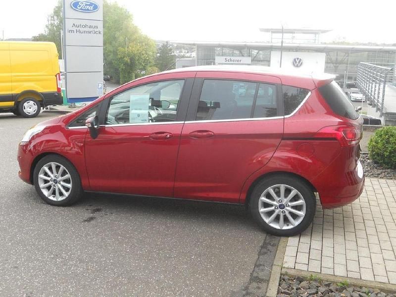 Gebraucht Ford B-MAX Titanium 125 PS (91 kW) 2017 Rubyrot (metallic) Van / Kleinbus