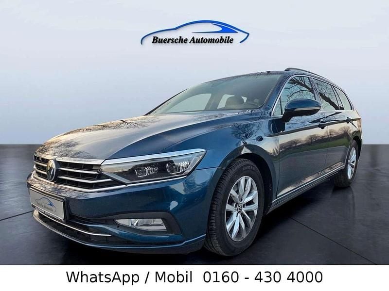 Gebraucht VW Passat Business 150 PS (110 kW) 2022 Blau Kombi