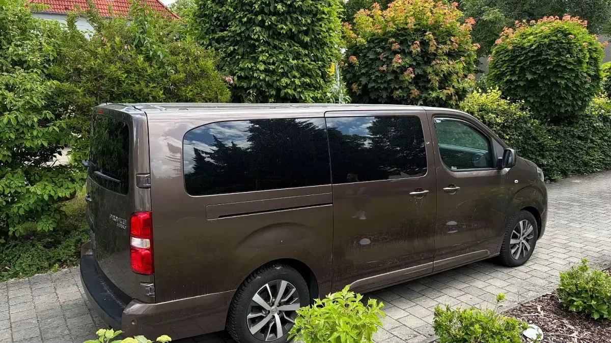 Gebraucht Toyota Proace 177 PS (130 kW) 2019 Braun Van / Kleinbus