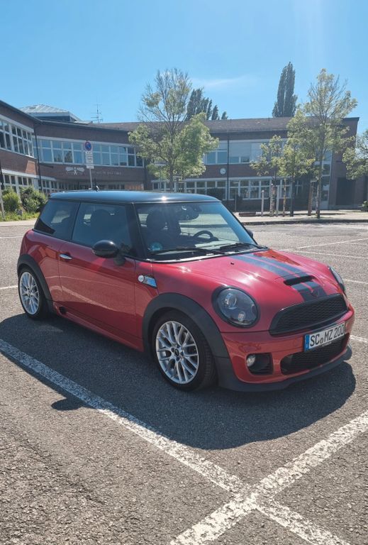 Rot Gebraucht 2012 Mini Cooper S Kleinwagen | 11.699 € (Etwas zu teuer) - Bild 1/4