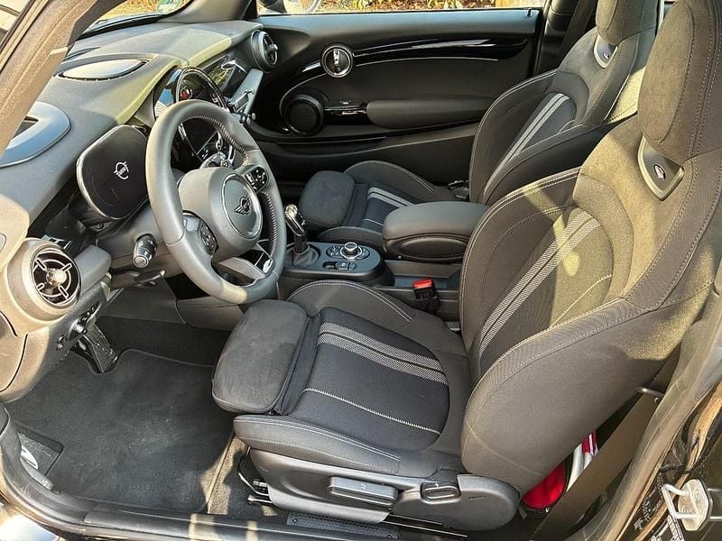 Gebraucht Mini John Cooper Works 178 PS (130 kW) 2024 Schwarz Kleinwagen