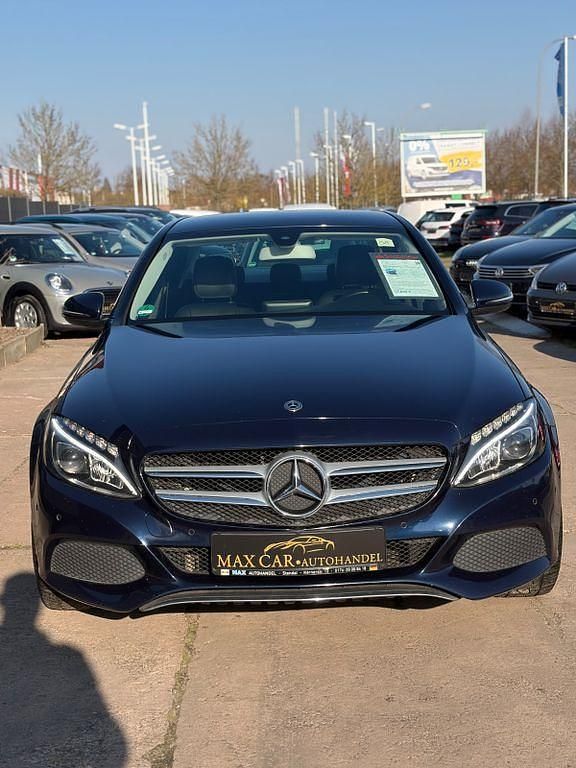 Gebraucht Mercedes C180 116 PS (85 kW) 2017 Blau Limousine