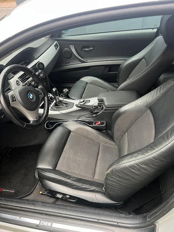 Gebraucht BMW 325 2006 Silber Coupé