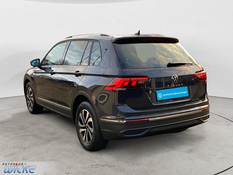 Gebraucht VW Tiguan Active 131 PS (96 kW) 2022 SUV