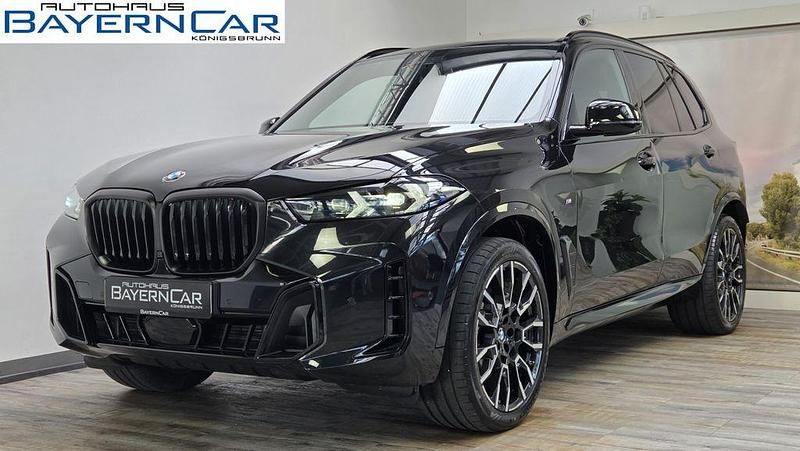 Black sapphire metallic Gebraucht 2025 BMW X5 M Sport SUV | 91.489 € (Fairer Preis) - Bild 1/4