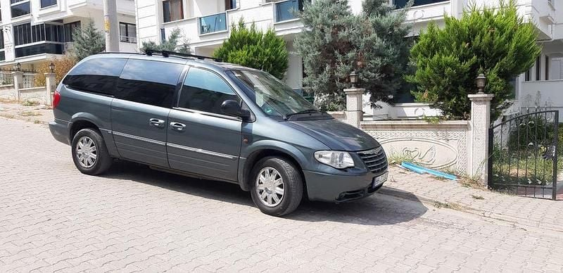Grün Gebraucht 2006 Chrysler Grand Voyager Limited Van / Kleinbus | 2.990 € (Guter Preis) - Bild 1/4