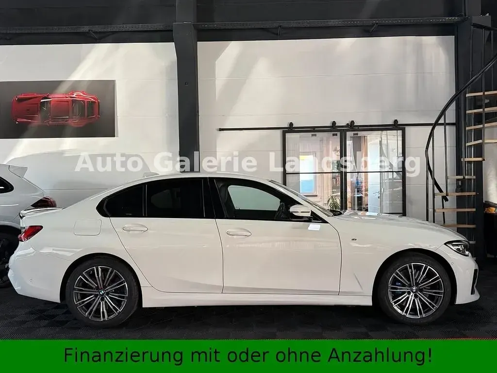 Gebraucht BMW 330e M Sport 292 PS (214 kW) 2019 Alpinweiss iii Limousine