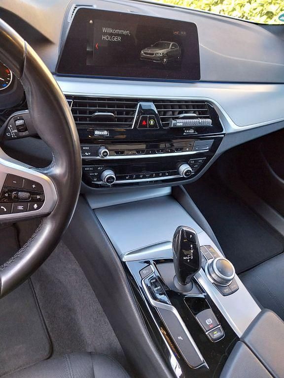 Gebraucht BMW 520 190 PS (139 kW) 2020 Weiß Limousine