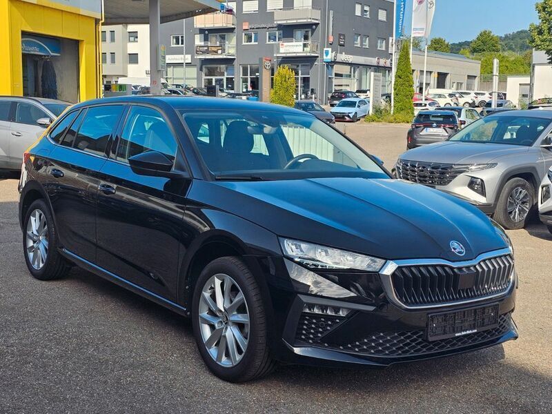 Schwarz Gebraucht 2024 Skoda Scala Selection Kleinwagen | 21.950 € (Fairer Preis) - Bild 1/2