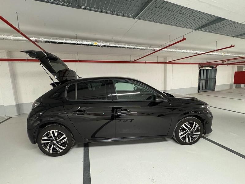 Gebraucht Peugeot 208 Allure 101 PS (74 kW) 2022 Schwarz Kleinwagen