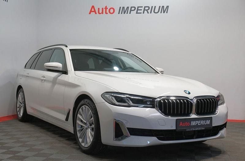 Gebraucht BMW 540 Luxury Line 340 PS (250 kW) 2023 Alpinweiss iii Kombi