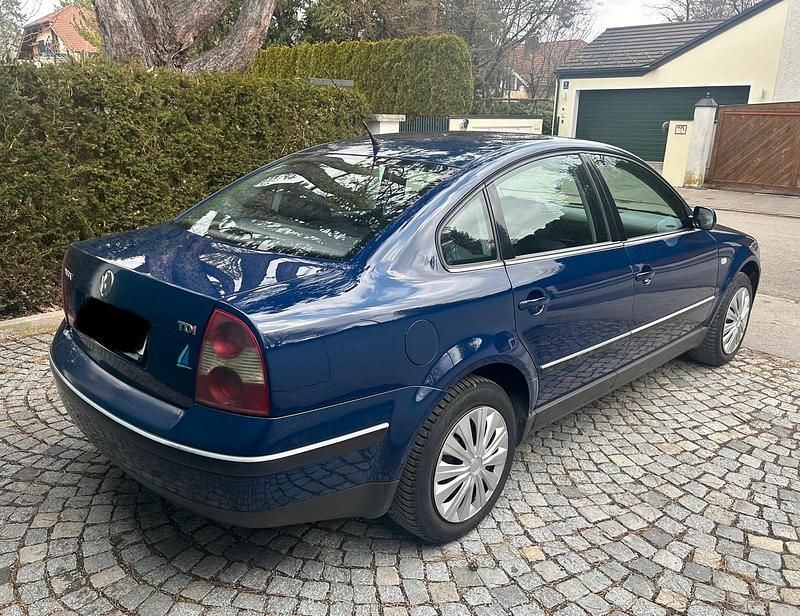 Gebraucht VW Passat 101 PS (74 kW) 2002 Blau Limousine
