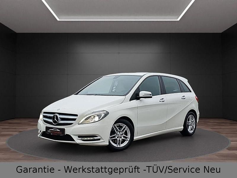Gebraucht Mercedes B180 109 PS (80 kW) 2014 Weiß Van / Kleinbus