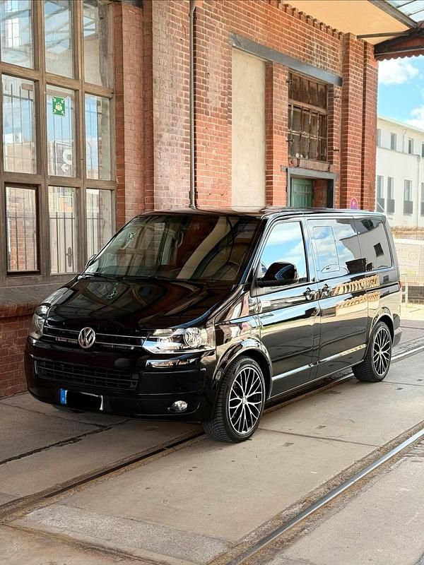 Second-hand VW T5 140 CP (102 kW) 2012 Negru Van