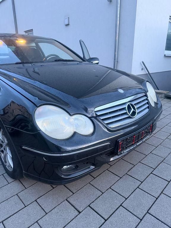 Gebraucht Mercedes C180 143 PS (105 kW) 2005 Schwarz Coupé