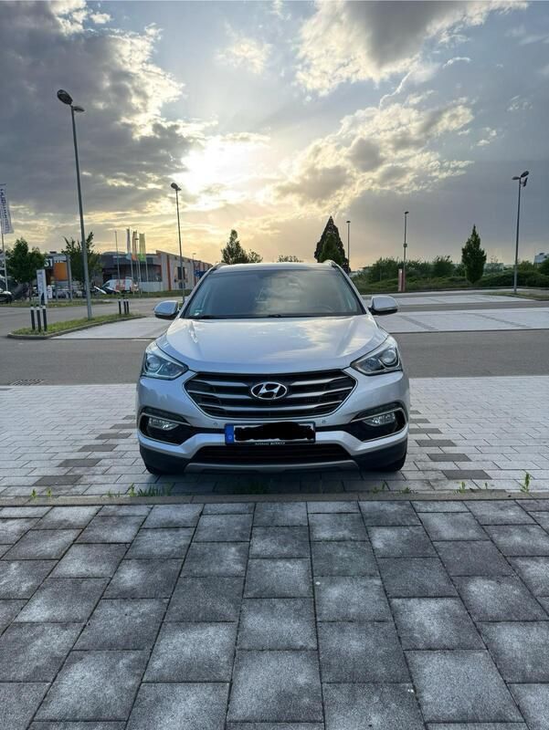 Grau Gebraucht 2018 Hyundai Santa Fe SUV | 22.500 € (Guter Preis) - Bild 1/4
