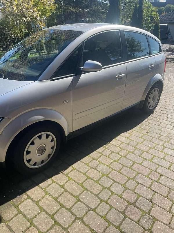 Usata Audi A2 75 CV (55 kW) 2002 Argento Utilitaria
