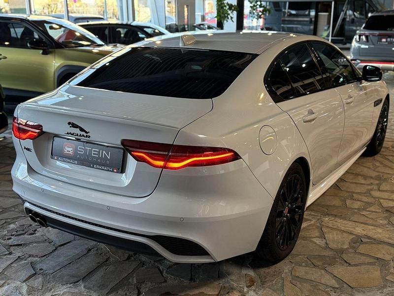 Gebraucht Jaguar XE R-Dynamic 179 PS (131 kW) 2020 Weiß Limousine