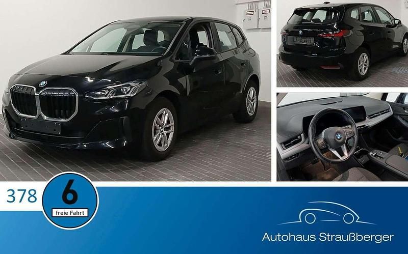 Schwarz ii/bonnet fluid black Gebraucht 2024 BMW 218 Van / Kleinbus | 24.490 € (Superpreis) - Bild 1/4
