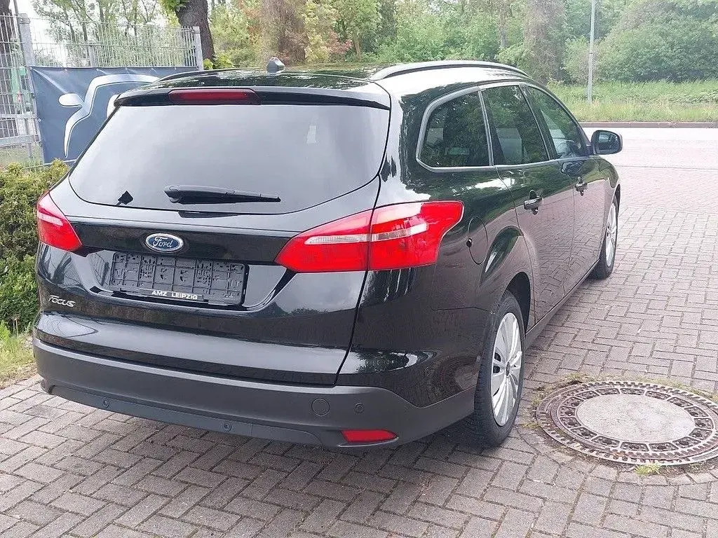 Gebraucht Ford Focus Business Edition 120 PS (88 kW) 2017 Schwarz Limousine