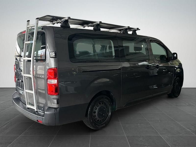 Gebraucht Toyota Proace Comfort 144 PS (105 kW) 2022 Grau Van / Kleinbus