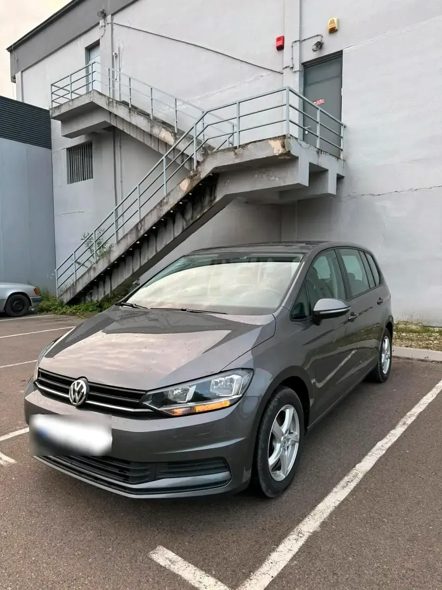 Gebraucht VW Touran 110 PS (80 kW) 2015 Grau Van / Kleinbus
