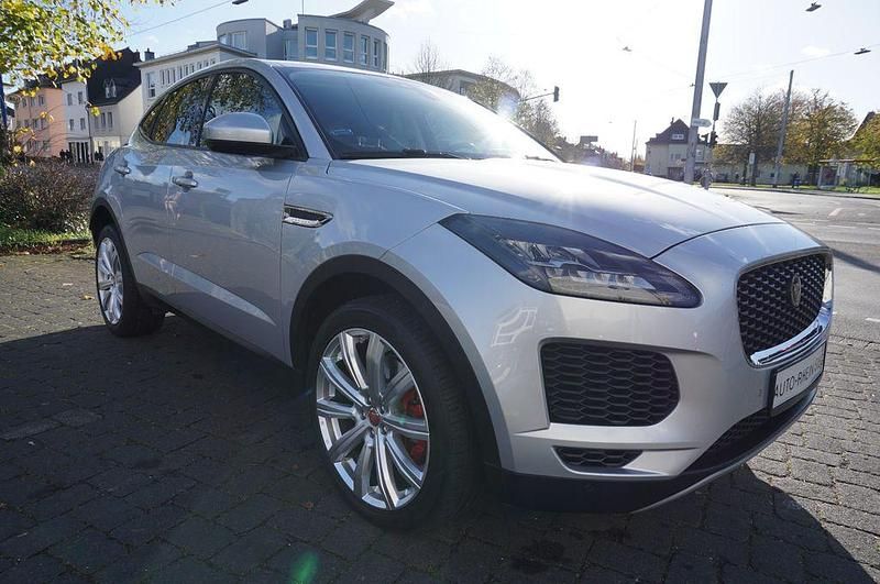 Second-hand Jaguar E-Pace Basis 249 CP (183 kW) 2018 Argintiu SUV