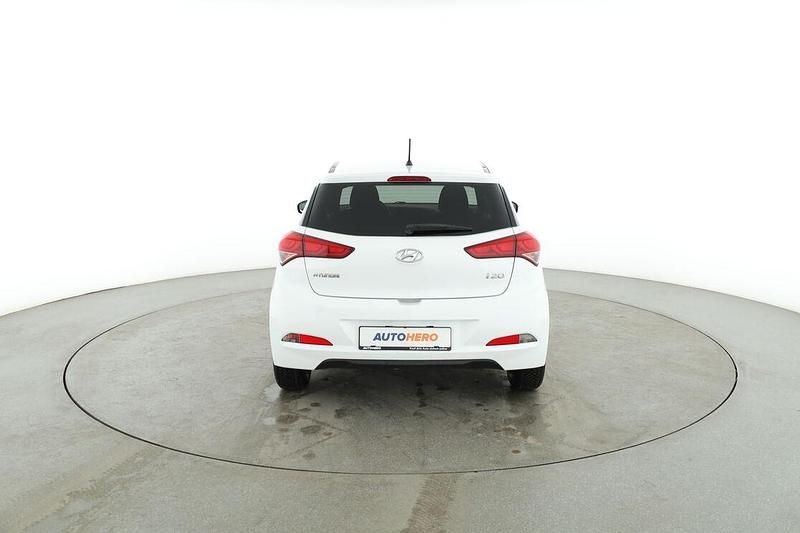Gebraucht Hyundai i20 Passion 2018 Weiß Limousine