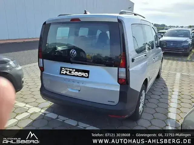 Gebraucht VW Caddy 122 PS (89 kW) 2023 Reflexsilber Van / Kleinbus
