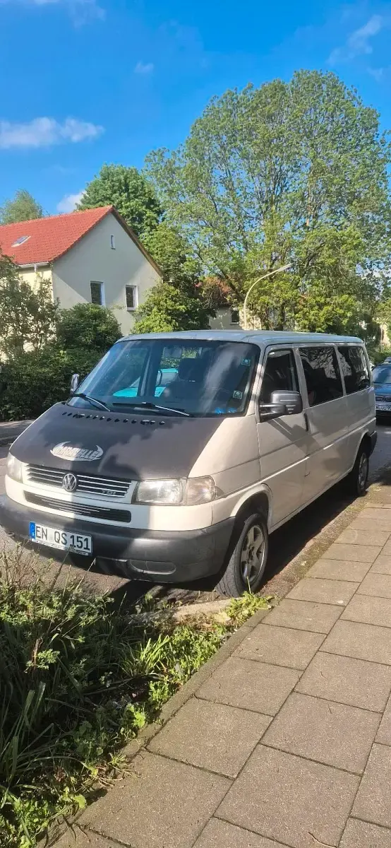 Second-hand VW Caravelle 102 CP (75 kW) 2003 Alb Berlinǎ