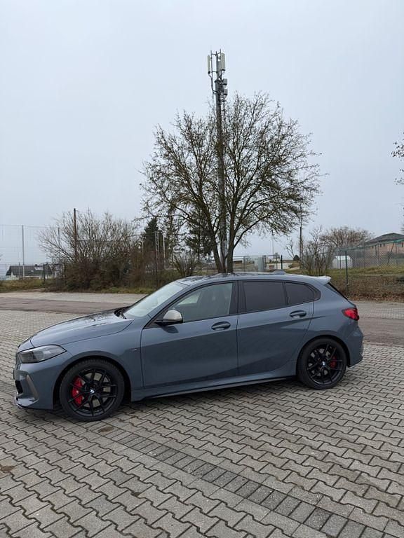 Gebraucht BMW 135 Performance 306 PS (225 kW) 2023 Grau Kleinwagen