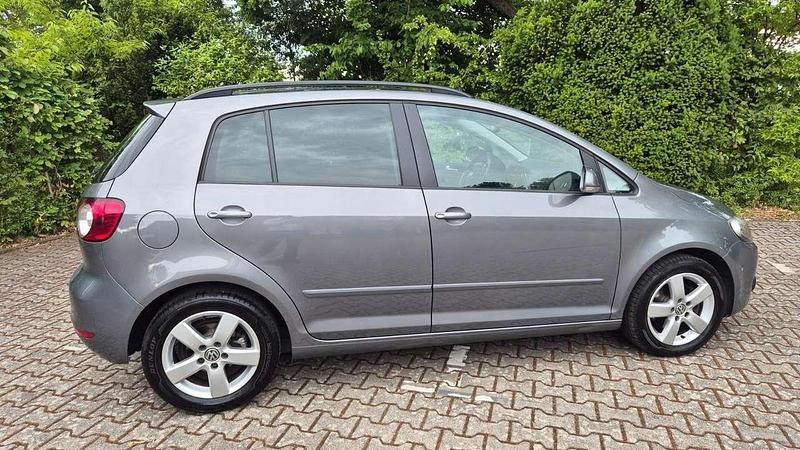 Grau Gebraucht 2010 VW Golf Plus Cross Team Van / Kleinbus | 3.100 € (Superpreis) - Bild 1/4