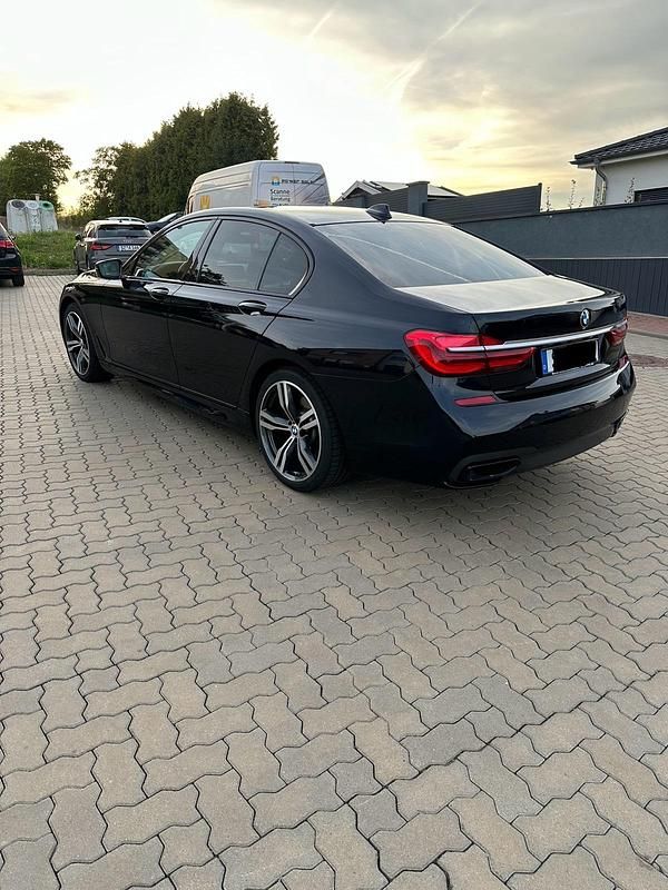 Gebraucht BMW 740 Shadowline 320 PS (235 kW) 2018 Schwarz Limousine