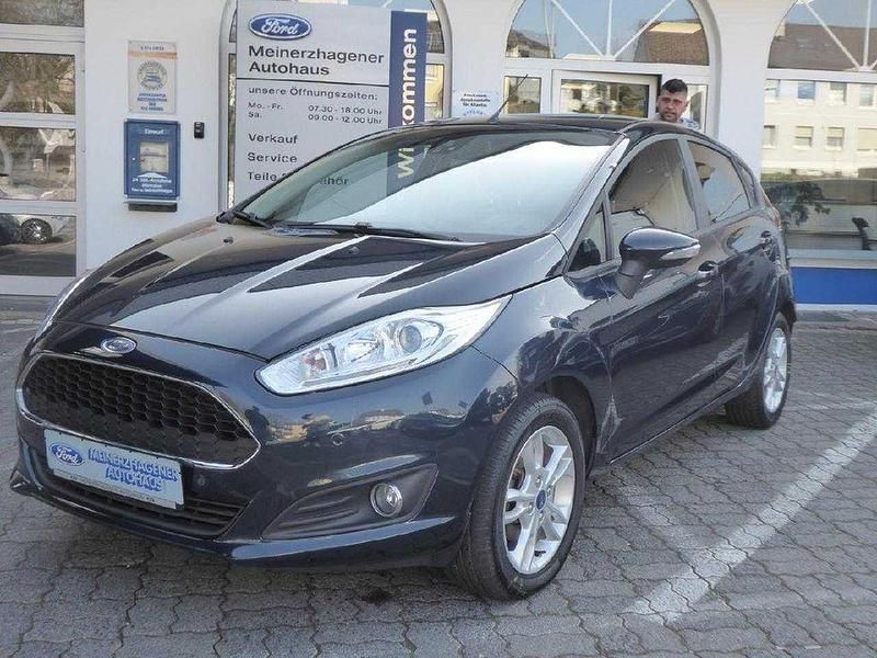 Gebraucht Ford Fiesta Celebration 80 PS (58 kW) 2017 Mitternachtsblau Limousine